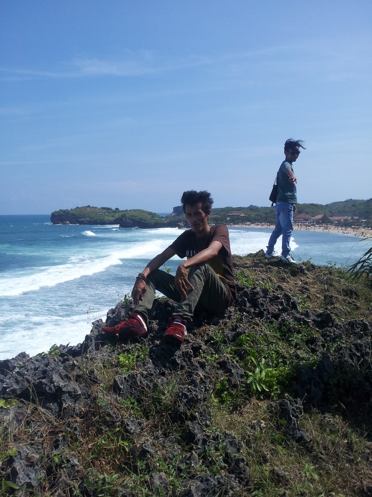 Shomad16's tweet photo. Tanah lot Gunung Kidul #Wonosari#Beach https://t.co/XFJgAziH1D