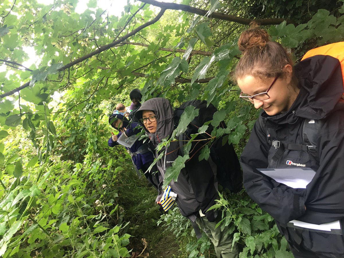 ChobhamacadPE's tweet photo. Walking through the wilderness of Buckhurst Hill 😂 #DofE @DofELondon https://t.co/9iPBJ6nT9S