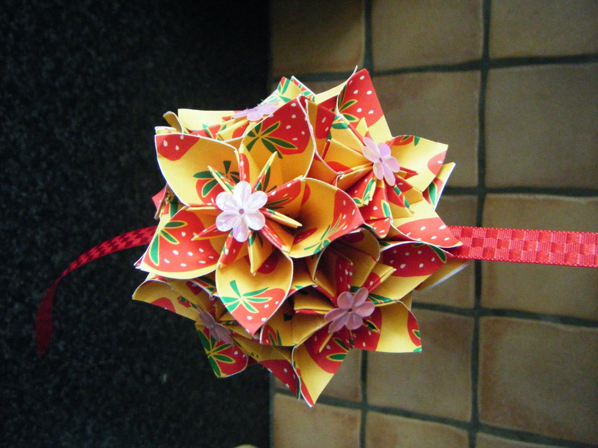 michasorigami1's tweet photo. @flyingtigerie @FlyingTigerCph my #dream in #strawberry #summer #sweet #origami #MichasOrigami https://t.co/TJaV80tL2J