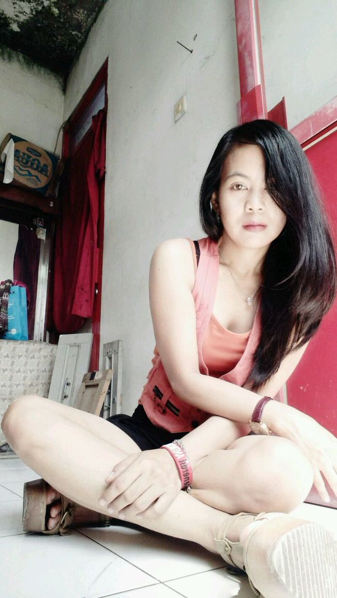 adel_prisila's tweet photo. #latepost https://t.co/cBVKl6hIq8