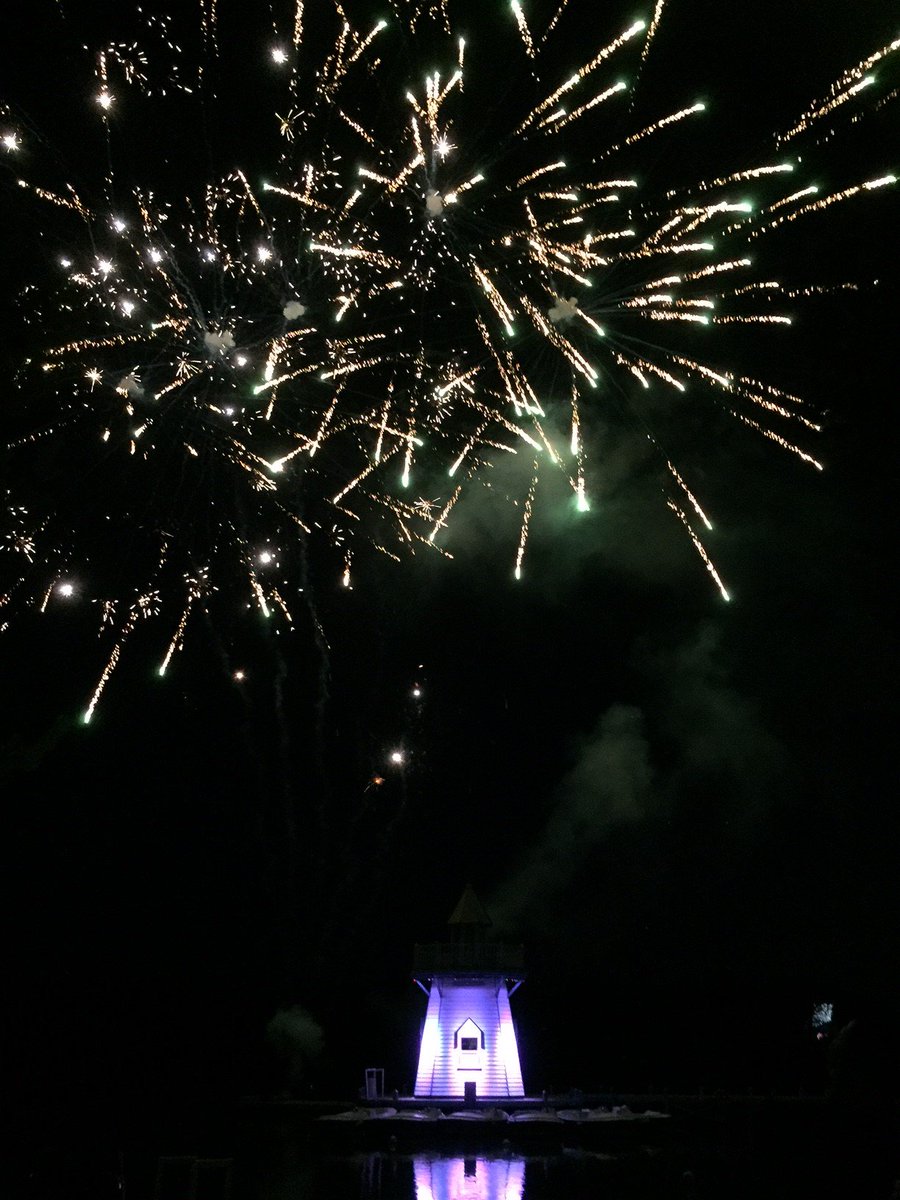 CBercheny's tweet photo. L'été est là , c'est parti pour les feux du Lac chaque semaine  @CP_Lac_Ailette , https://t.co/yOquI94WpN
