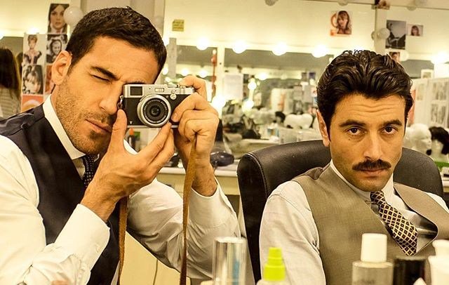 VelvetOficial's tweet photo. Así se lo pasan de bien @ma_silvestre y @javierrrey entre escena y escena de #Velvet https://t.co/5ECFjAWQ9J https://t.co/Ji00rBQIdL