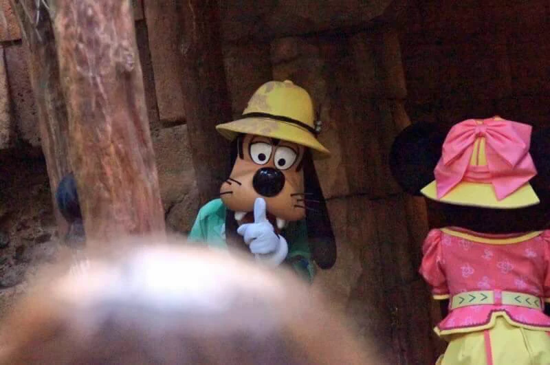 まさにこれぞディズニーの闇wwミッキーの顔が怖すぎww
