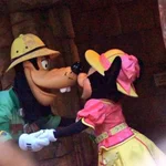 まさにこれぞディズニーの闇wミッキーの顔が怖すぎw