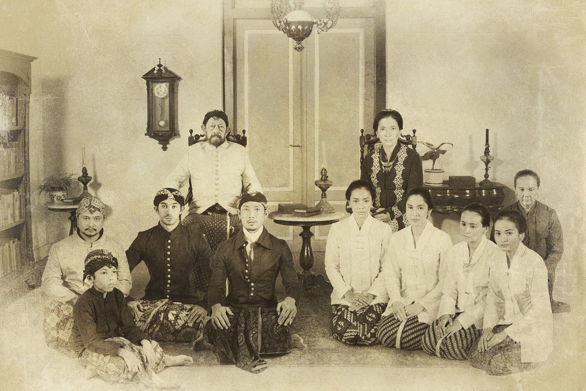 KartiniFilm's tweet photo. Ini dia potret keluarga Kartini. 🎬 https://t.co/zfcCmzpGRd