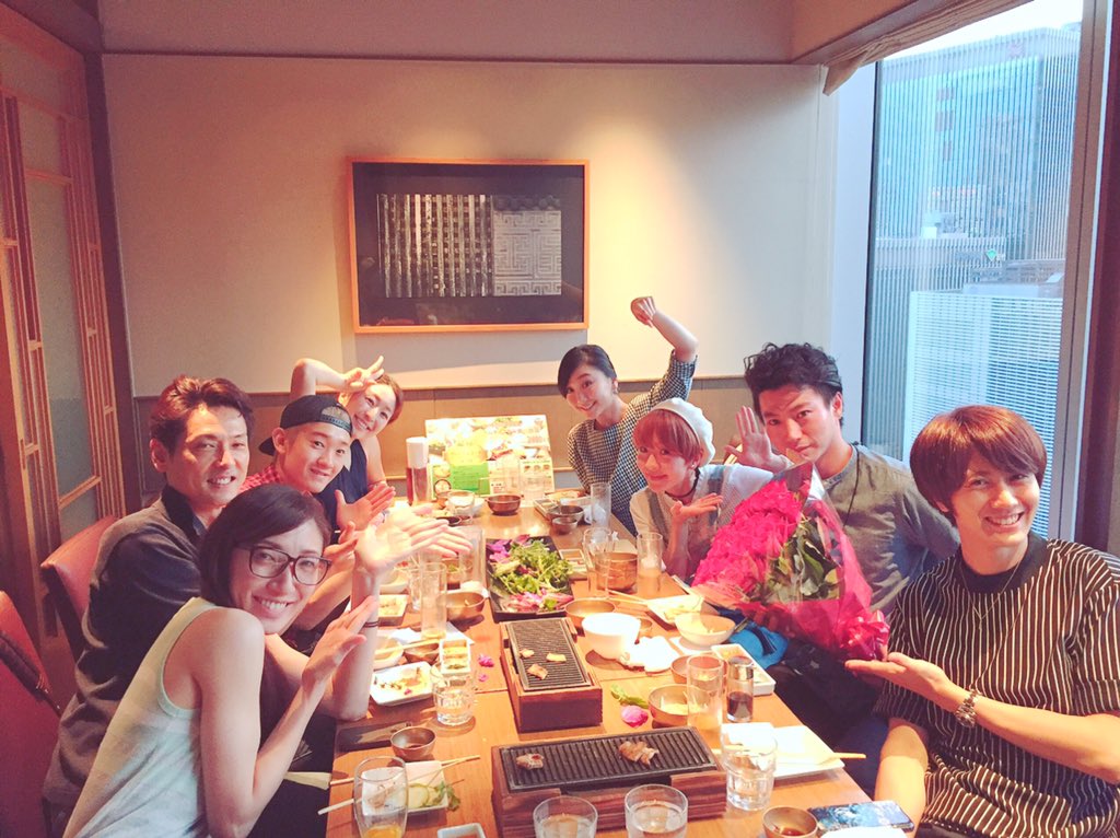 ট ইট র まりゑ ジャージーボーイズ Redちーむ公演だん 本日は 矢崎広氏お誕生日 楽屋入りから祝われる気満々のぴろし君 ふふふ そんな簡単にはお祝いしませんよ ということで戦慄サプライズ大成功 皆 迫真の演技でした W公演後はお肉で お祝い