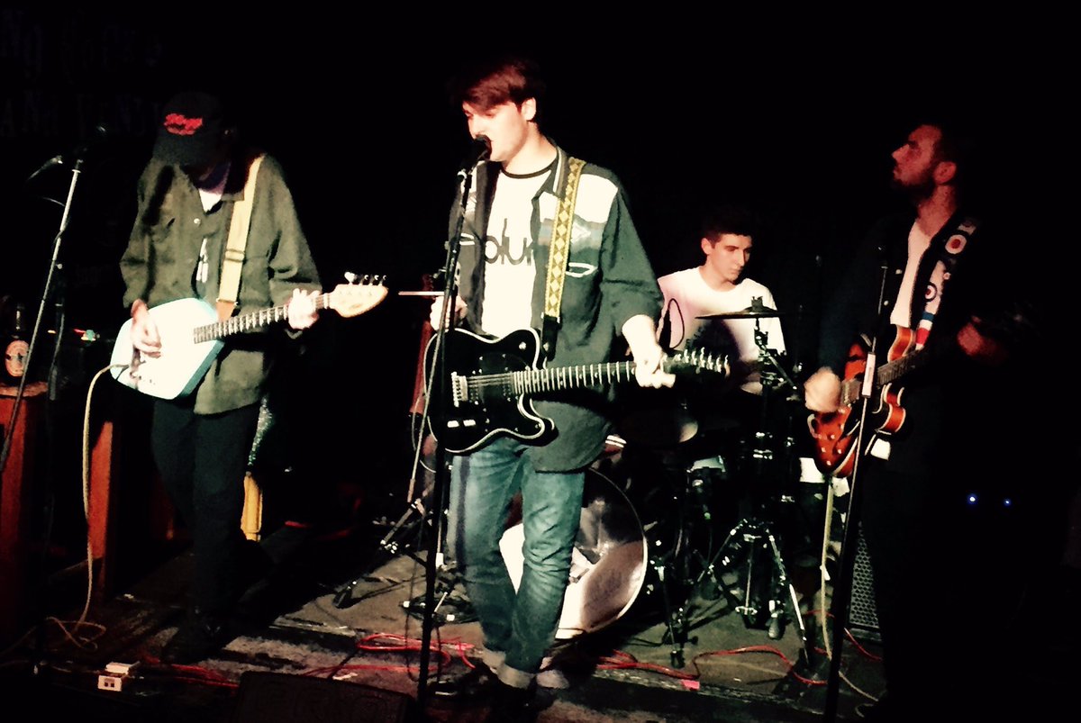 wax_age tweet picture