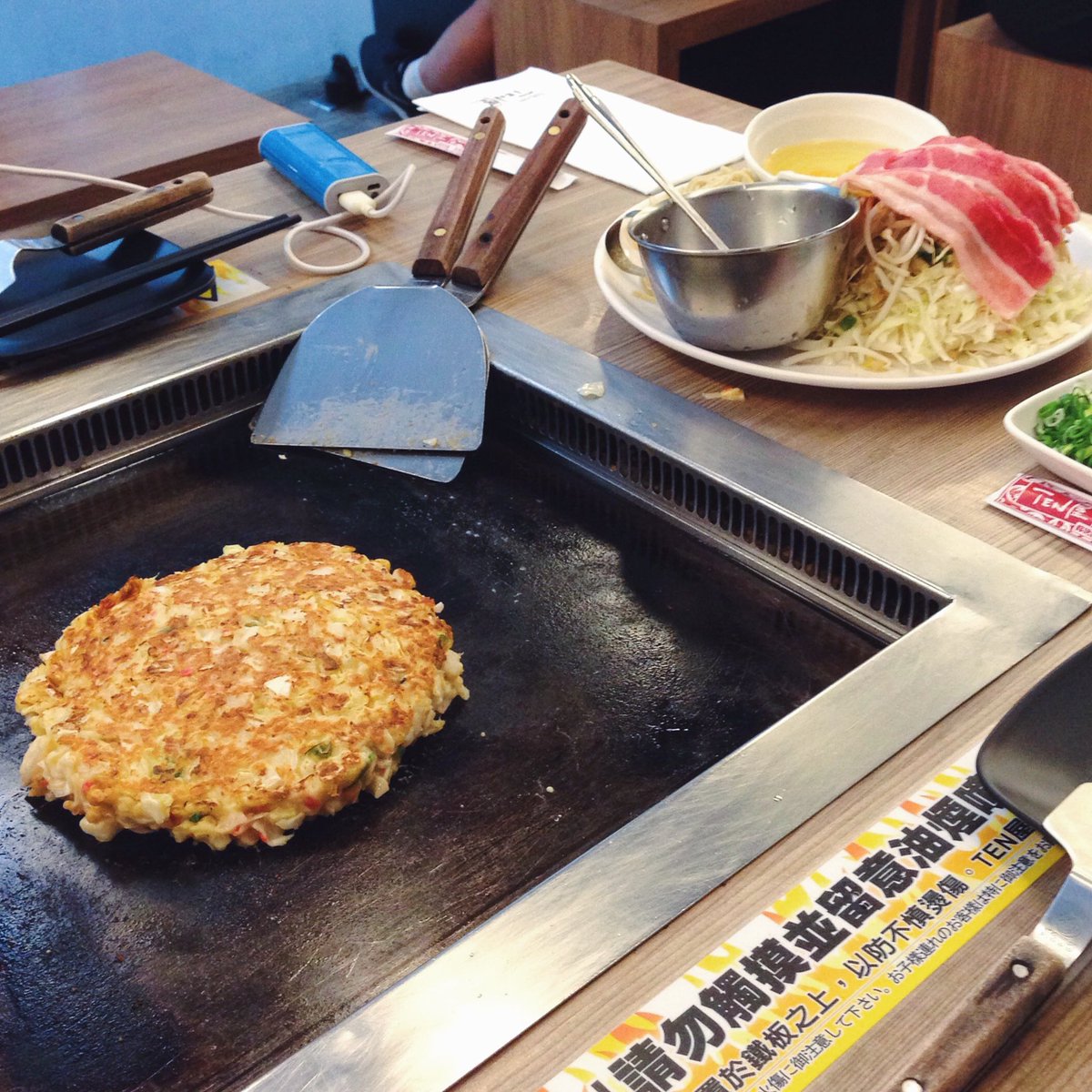 yorumici's tweet photo. #vsco #veryvery #latepost #withfriend #food #okonomiyaki #yeyfinally~ https://t.co/Y1Hso1zdTU