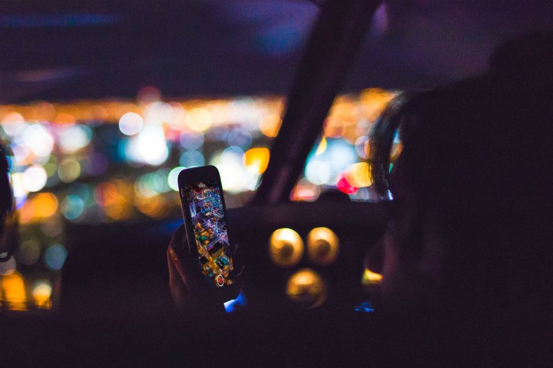 iHodl_com_ru's tweet photo. Когда лучше покупать новый iPhone https://t.co/w7rCRyRp1b Cейчас не самое подходящее время. Объясняем, почему. https://t.co/PtU0OzSnLt
