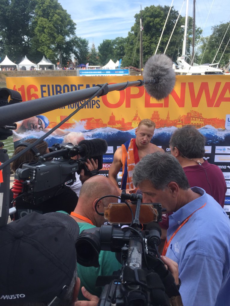 Een hoop drukte rondom de nieuwe Europese Kampioen @VeryFerryFast