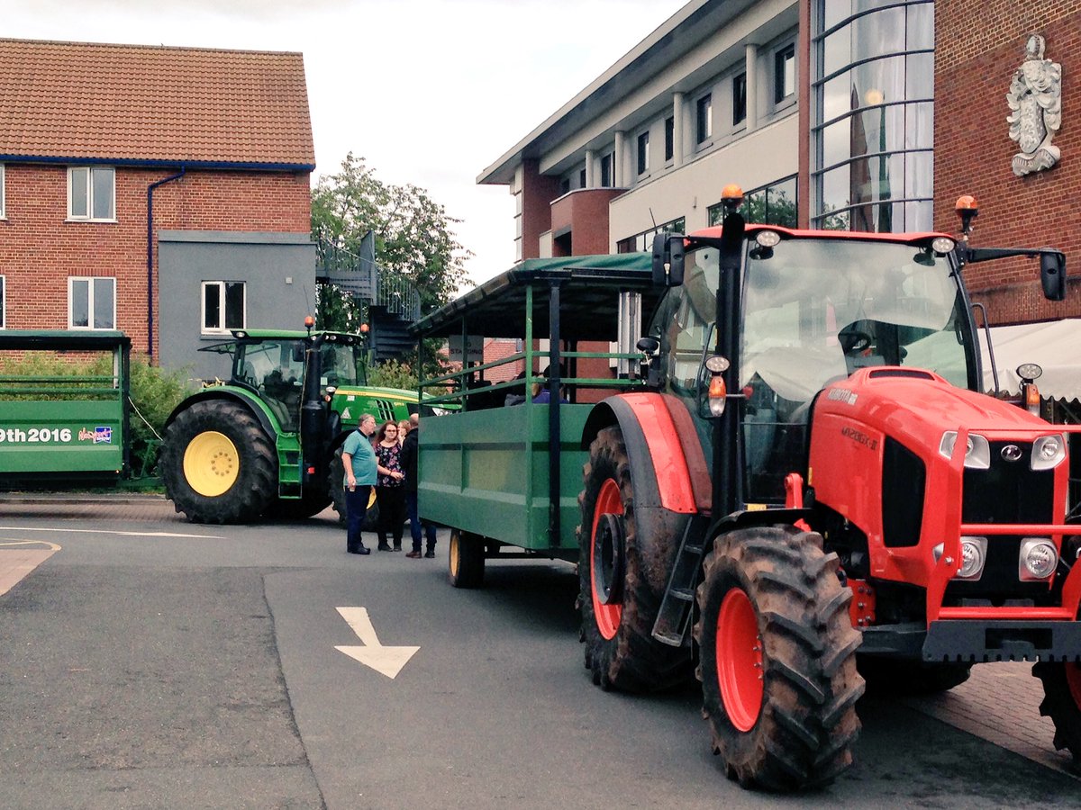 open day <a href="/HarperAdamsUni/">Harper Adams University</a> big thanks to <a href="/KubotaUK/">Kubota UK</a> and <a href="/JohnDeere/">John Deere USA</a> for extra tractors to cope with the farm tour demand
