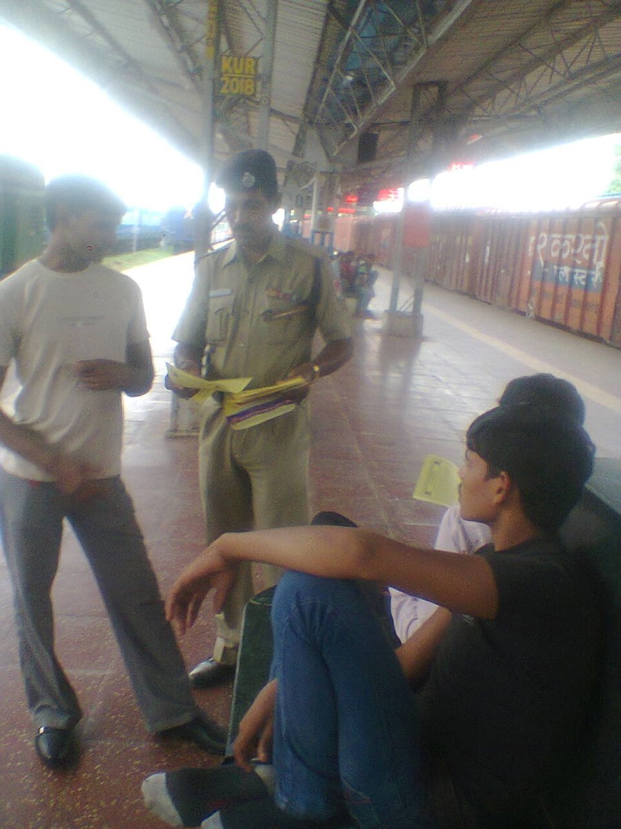 KurPost's tweet photo. @srdscrpfkur Sir, the security Help Line No-182 publicity at KUR Sstn. by RPF/KUR on Dtd.10.07.2016. https://t.co/OaEJbOC9EM