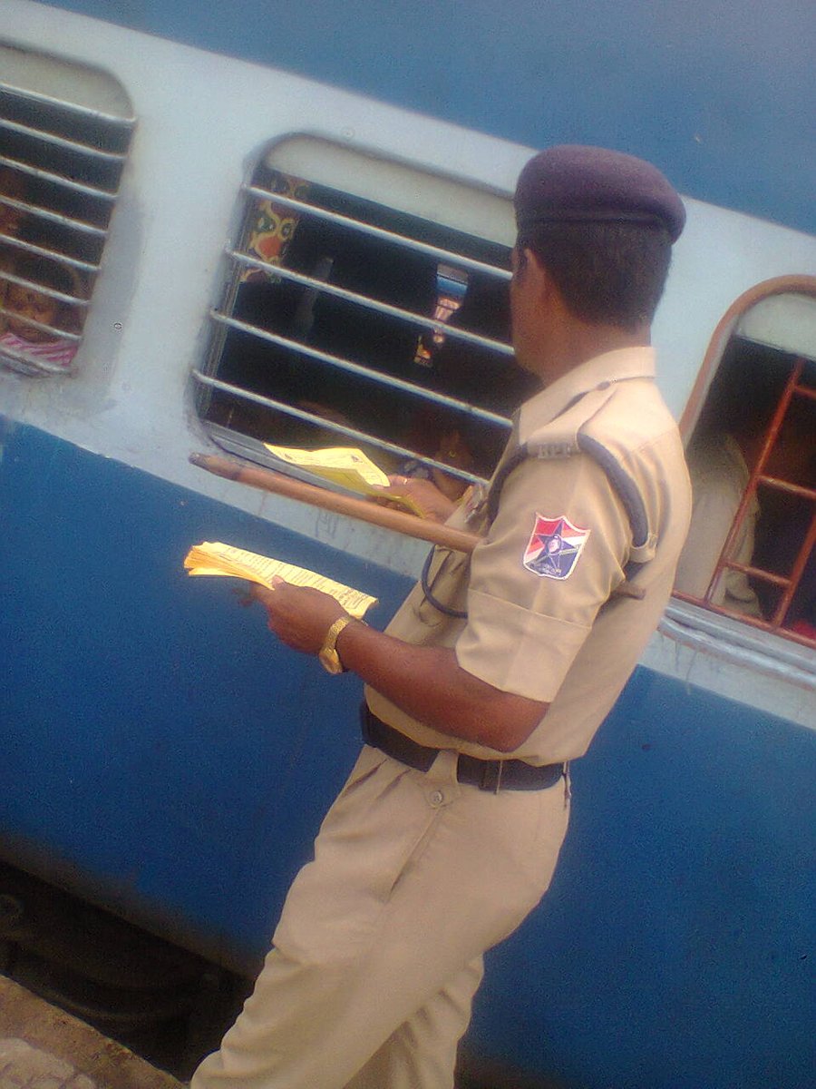 KurPost's tweet photo. @srdscrpfkur Sir, the security Help Line No-182 publicity at KUR Sstn. by RPF/KUR on Dtd.10.07.2016. https://t.co/OaEJbOC9EM