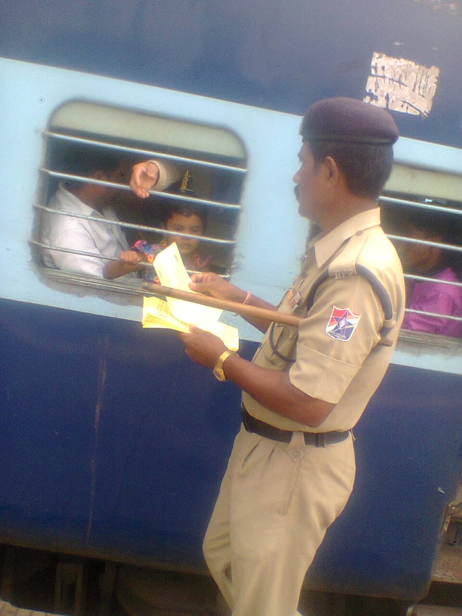 KurPost's tweet photo. @srdscrpfkur Sir, the security Help Line No-182 publicity at KUR Stn. by RPF/KUR on Dtd.10.07.2016. https://t.co/XkNRvjNzNc