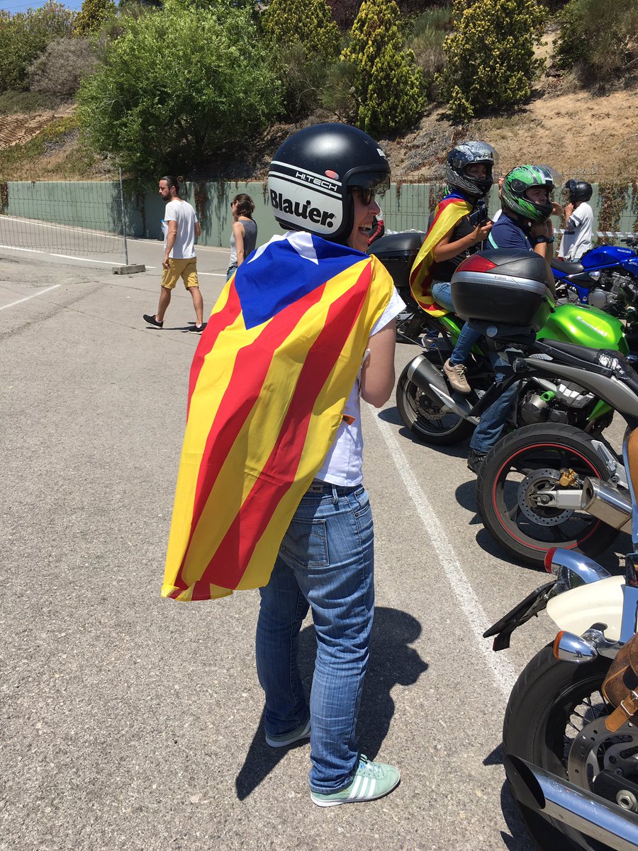 Ariadna63R's tweet photo. Avui participant a la #motorada per la #indepencia per #marxempitant #motorada2016 #catalunya #freedom https://t.co/PBrFLldS1T