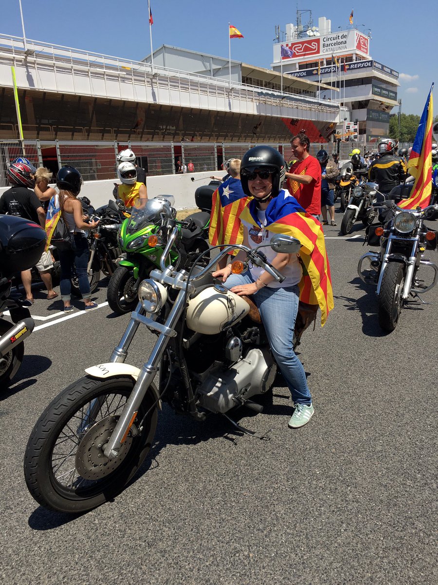 Ariadna63R's tweet photo. Avui participant a la #motorada per la #indepencia per #marxempitant #motorada2016 #catalunya #freedom https://t.co/PBrFLldS1T
