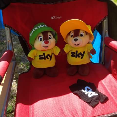 shezziiee's tweet photo. @BBCSport #bbccycling #TDF2016 Tour Mascots - #ChipFroome #MarkCavenDale https://t.co/N25vlbAqVU