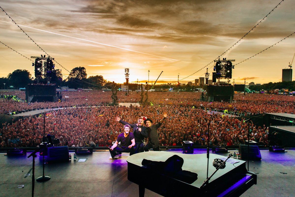 takethat's tweet image. 65000 Take That fans, one photo! Thank you everyone who made @BSTHydePark so incredible, hands up if you were there!