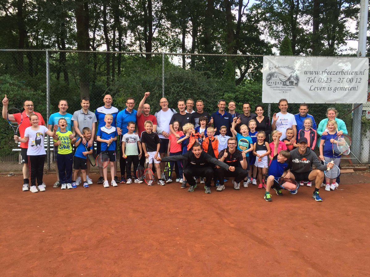 Kind-oudertoernooi groot succes! Ruim 40 koppels deden gisteren mee #tennis #jonggeleerd #samenspelen #bigfun