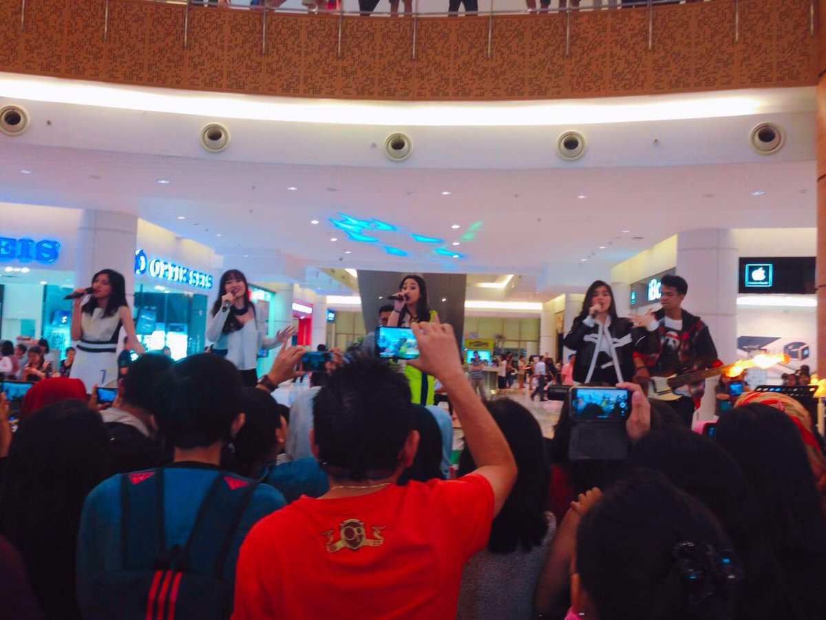Lucky_FS's tweet photo. Trimakasih mall summarecon serpong dan BS yg udah dtg..🙏🏻 https://t.co/wn0zSa5Aiu