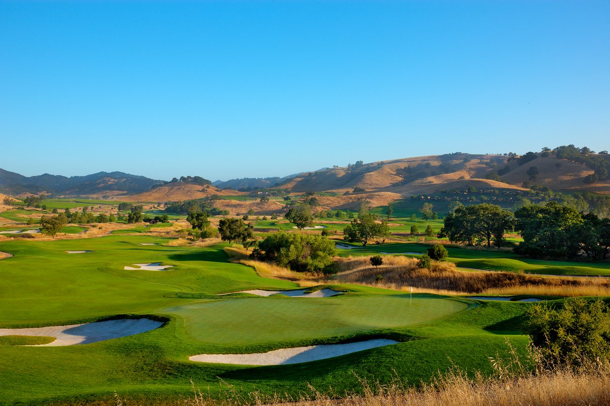Who will hoist the ultimate trophy in women's golf? Find out with us! Final day tickets available online or at gate.