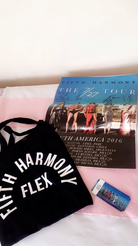 cabellowmiley's tweet photo. Quero ganhar o poster autografado do 5h que a @louislightup tá sorteando https://t.co/p8GYMixMvO