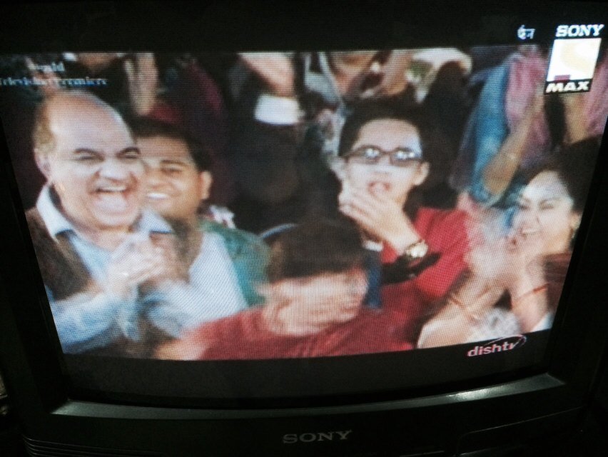 toposant55's tweet photo. @SonyMAX #FANonMAX Full Excited Love @iamsrk https://t.co/QDMzNP8gwX