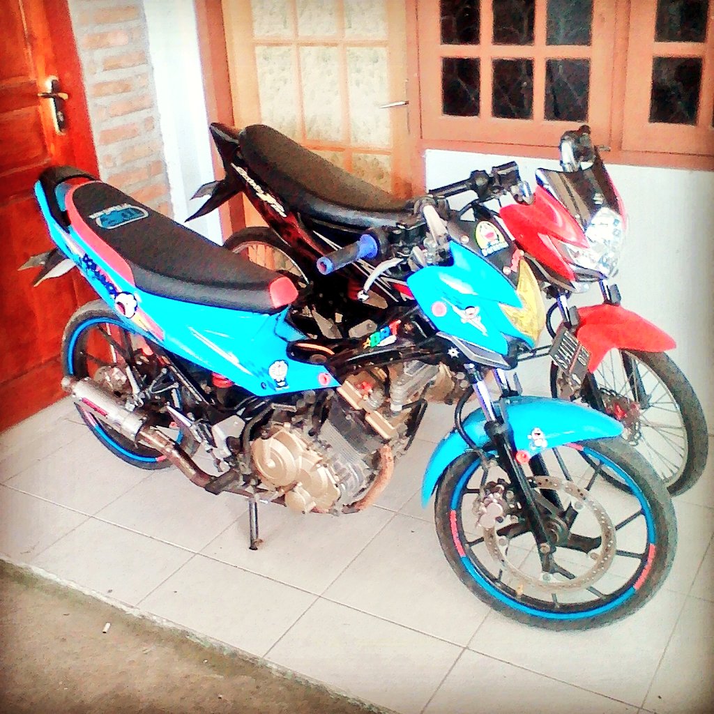 AeCheking tweet picture