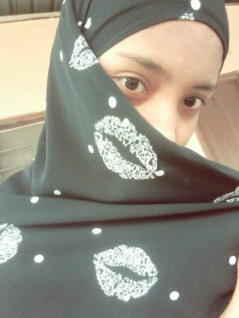 _EhhTulips's tweet photo. Yg penting saya xpandai lukis kening
#simpledate💋 https://t.co/CuW81glxGg