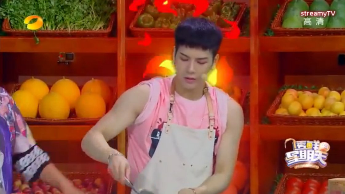 JacksonGot7TH's tweet photo. 160710 [CAP] Fresh Sunday 05
ลีลาการผัดไก่ของกากา ยกให้เป็นพ่อครัวแซ่บแห่งปี 💪 https://t.co/B8jhZyQbhq