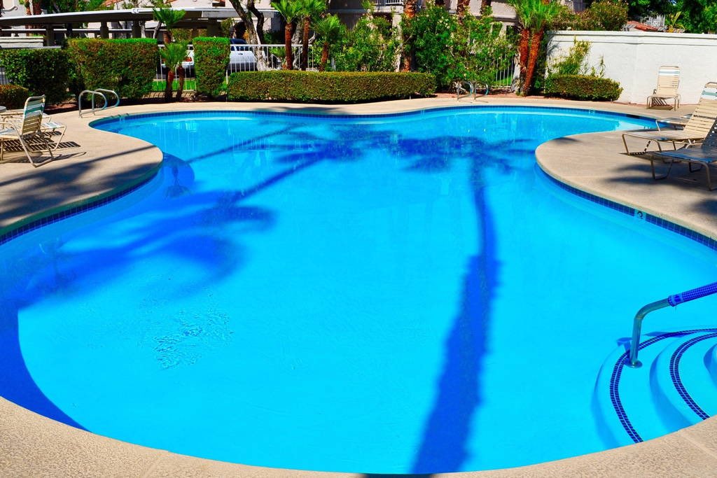 TedNguyen's tweet image. Love this two-bedroom vacation  condo with pools in #PalmSprings airbnb.com/rooms/7827483?… #Airbnb @SeePalmSprings