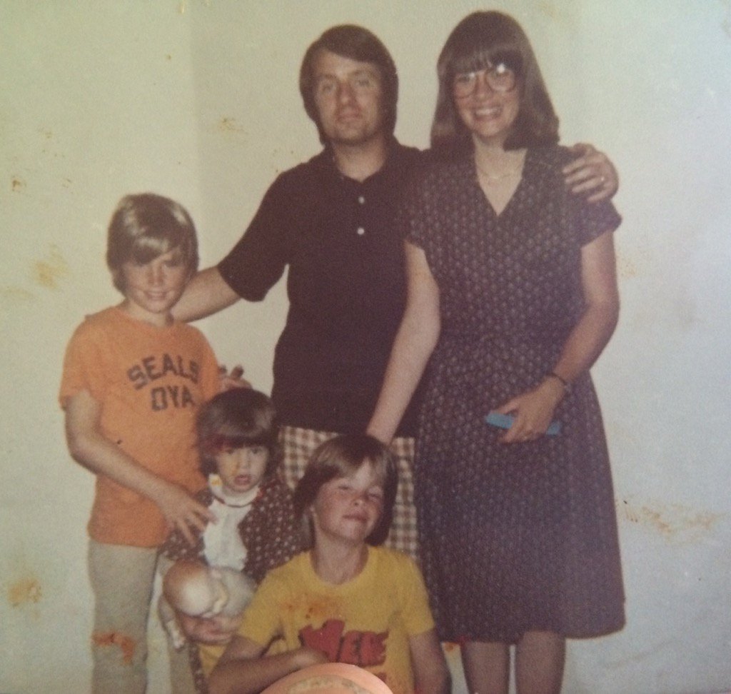 finleyda4's tweet photo. Celebrating the #legacy of 50 years of marriage #thanksmomanddad #thegangsallhere # https://t.co/Itus9btxOQ