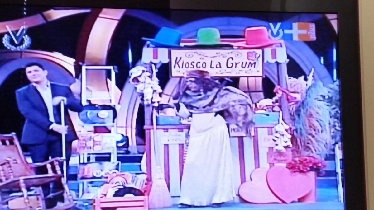 jgastard's tweet photo. No me gustó el estreno del #KioscoLaGrum mejor que vuelva #ElPrecipicio de @sssvenevision pero bueno poco a poco👍😎 https://t.co/MUu1eoUQy4