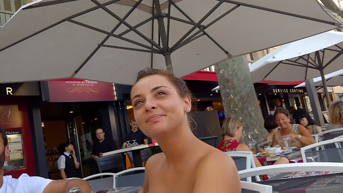 larchitecte777's tweet image. #priscillabetti #fossettes#avignon#sympa#Belle