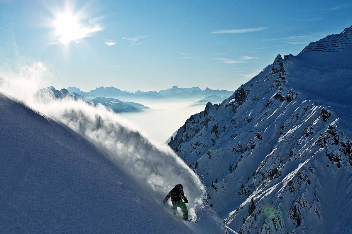 That background though. Beautiful! | Christian Schnabel | Markus Gmeiner photo | #seekandenjoy
