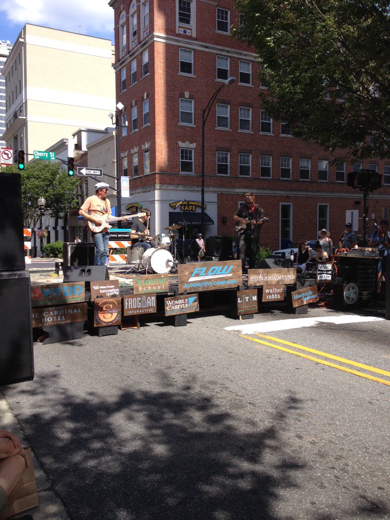 triadartspeak's tweet image. Groovin to the sumptuous sounds of Michael Nau @SSOF2014 @wfdd