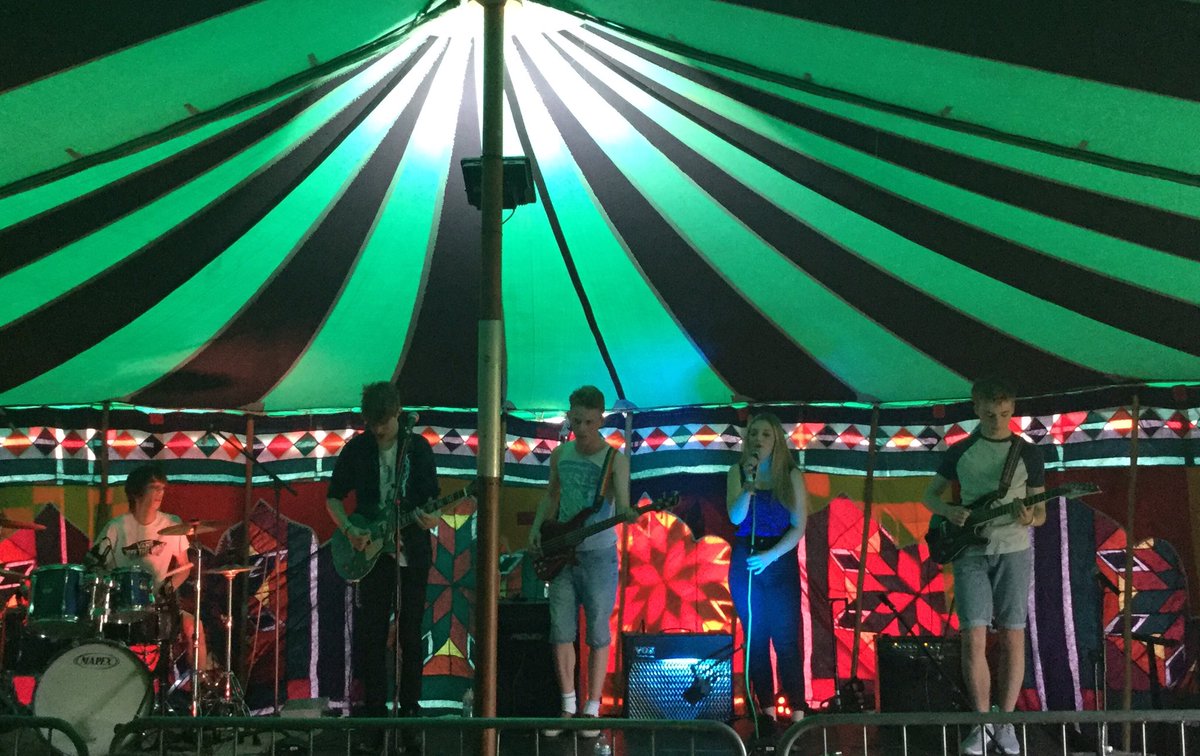 TheRockAcademy's tweet photo. Awesome set from @EOTorsomething big thx to @Readipop for making it possible ^Pete #rdgbands #rdguk https://t.co/VonemVvpmu
