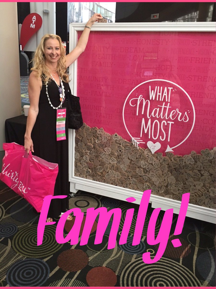 KathNeufeld's tweet photo. Having a great time with my Thirty One sisters. #allin31 #31conference https://t.co/QFcBQHn2SB