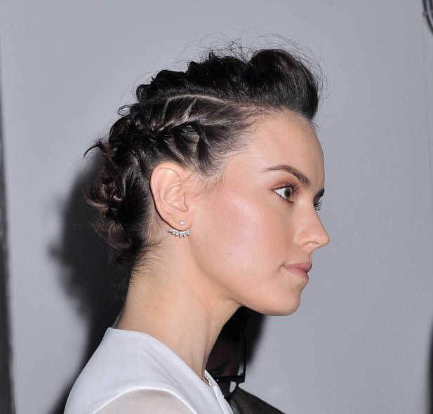 Rey landed the falcon on the pad and walked out. She had changed her hair so It was now braided. <a href="/JessPavaRebel/">Jessika Pava</a>