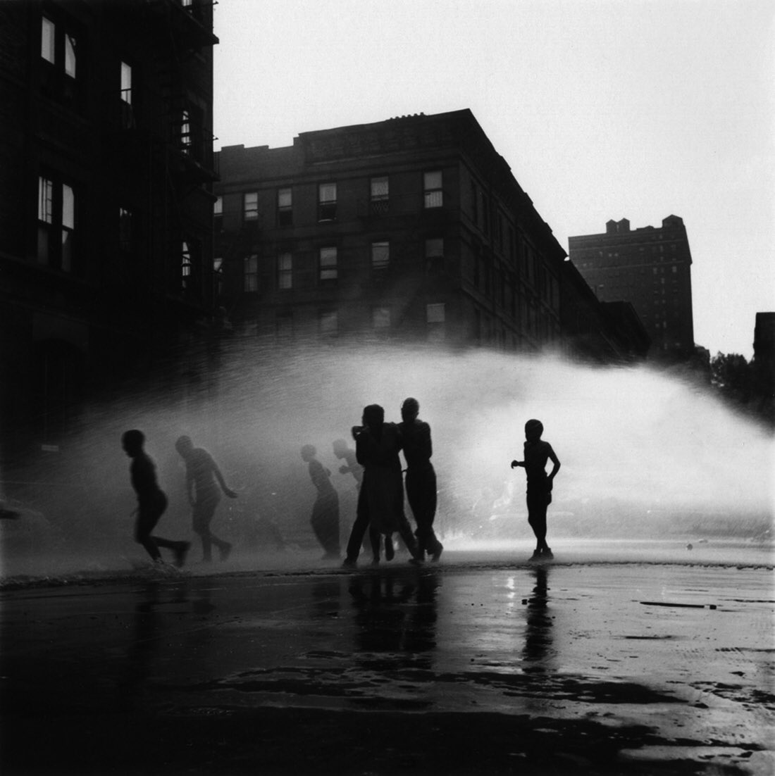 Gordon Parks #photography Untitled, Harlem, New York 1948