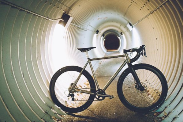 brooksengland's tweet image. Caught between the lines. #OnTheRivet @RideGradient