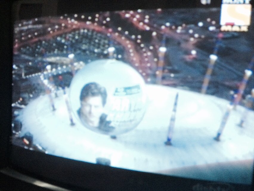 toposant55's tweet photo. @FanTheFilm @SonyMAX Watching &amp; Enjoy @iamsrk #FANOnSonyMax #FANOnMAX https://t.co/YQRaJ9KjzM