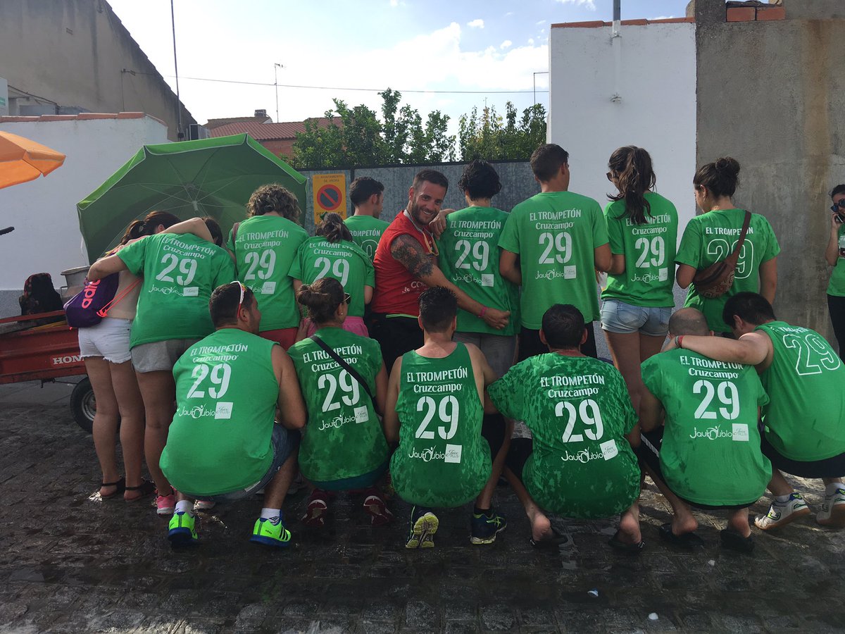 <a href="/OlimpiadasR/">Olimpiadas Rurales</a> <a href="/ElTrompeton/">Charanga ElTrompetón</a> un orgullo de equipo y de familia... GRACIAS!!!! Comenzamos la <a href="/Tabernadeto/">Taberna de Tó</a>