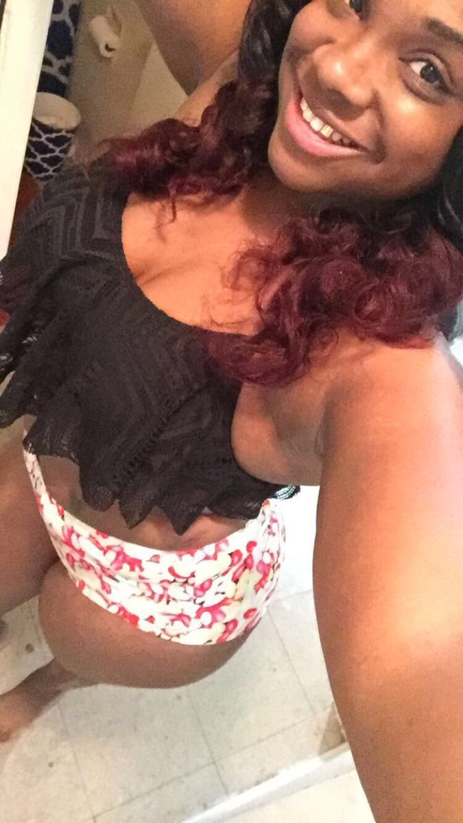 _brynikaaaa's tweet image. #WavePoolFun🌊👙☀️