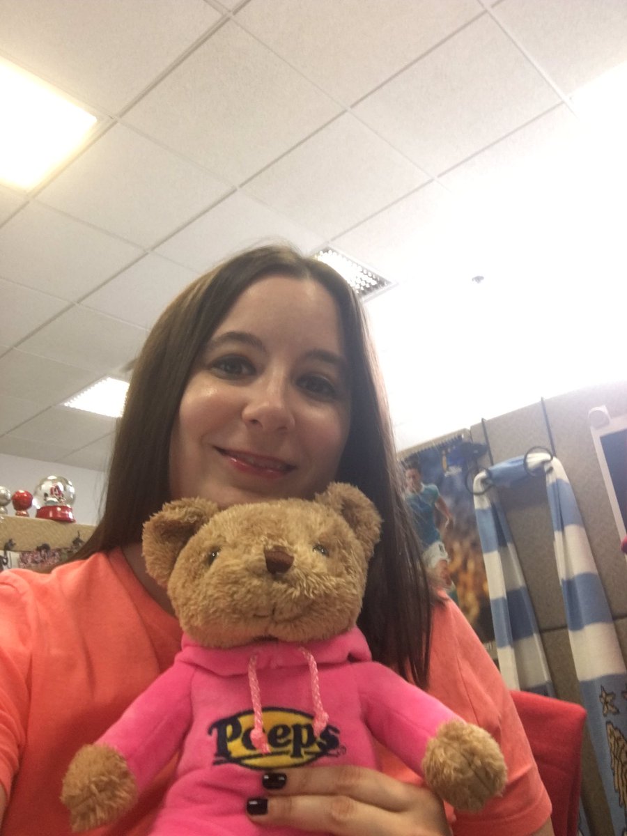 CheapEasyGFree's tweet image. I'm "beary" excited for #TeddyBearPicnicDay with Pinky, my @PEEPSBrand bear! It's #glutenfree picnic time for us! 🐻