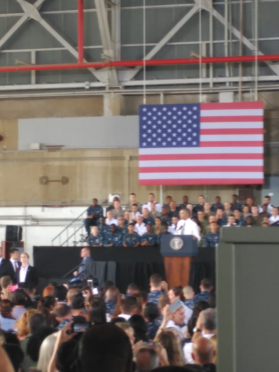 ireneazcutia's tweet image. #Obama se dirige a las tropas y familias de los militares en #BaseDeRota