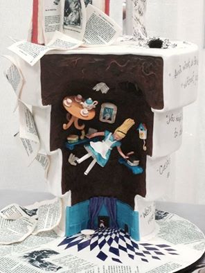#amazing #Aliceinwonderland #cake #eatme