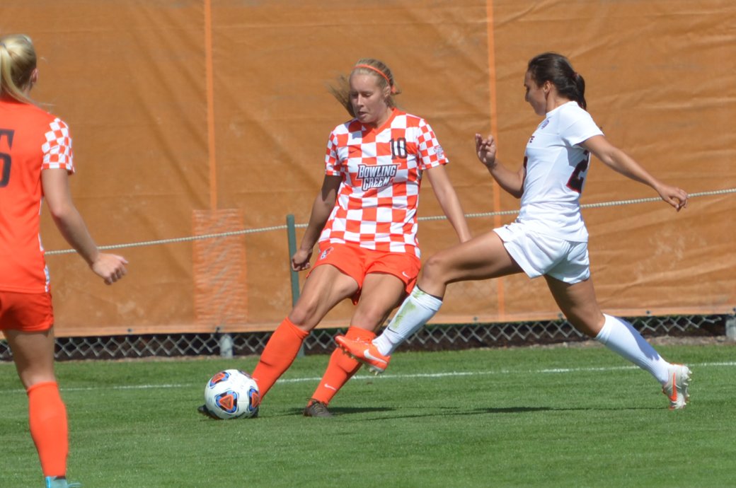 BGSU_Athletics's tweet photo. 4️⃣0️⃣ DAYS until ⚽ @BGSUWSoccer kicks off the 2016 regular season with a home match vs. EIU on Friday, Aug. 19! 🕕 https://t.co/f4FizxV7Tq