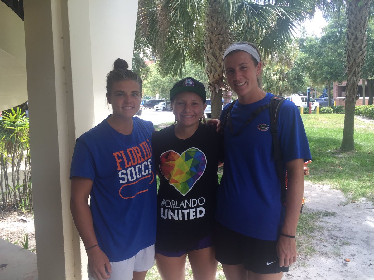 Grace_19_ward's tweet photo. Best experience I've ever had #UFSoccer and Savannah Jordan is gorgeous and Pam is HILARIOUS https://t.co/gonSEs068h