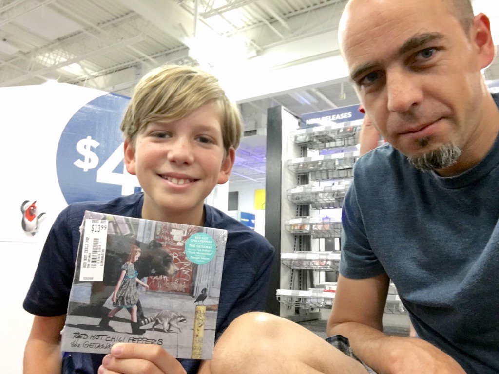 almesaros's tweet photo. Still enjoying buying CDs #redhotchilipeppers https://t.co/yVkaDASIPT